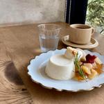 季節のデザート 杏仁プリンとミルクティーアイス