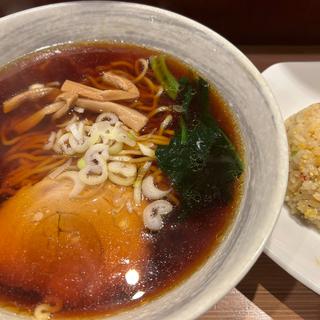 ラーメン半チャーハンセット