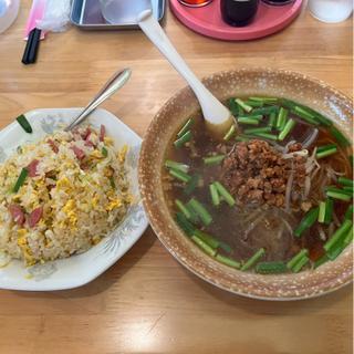 ラーメンセット　炒飯、台湾ラーメン
