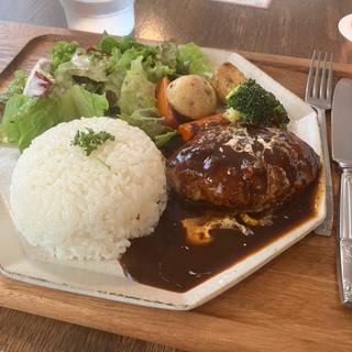 足柄牛ハンバーグ（デミグラスソース）