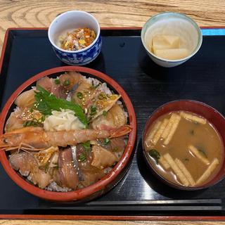 特別海鮮漬け丼