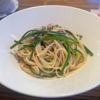 スーチカーと季節野菜のスパゲッティ