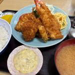 ミックスフライ定食