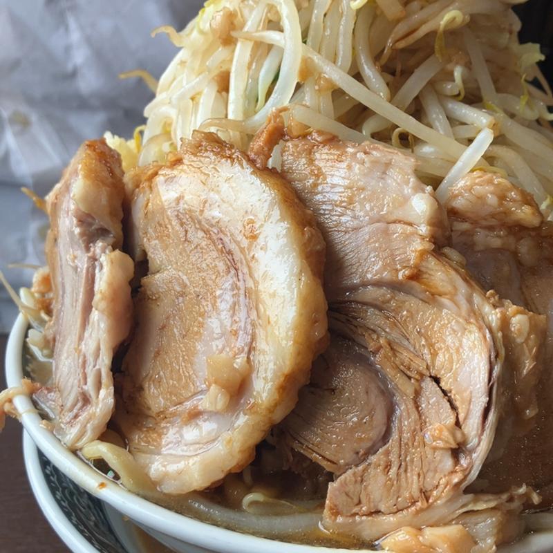 大豚ラーメン500g全マシマシ(自家製麺 太宰食堂)