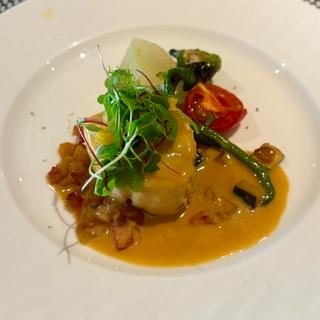 ランチショートコース　鱸のヴァプールと夏野菜のタブレ