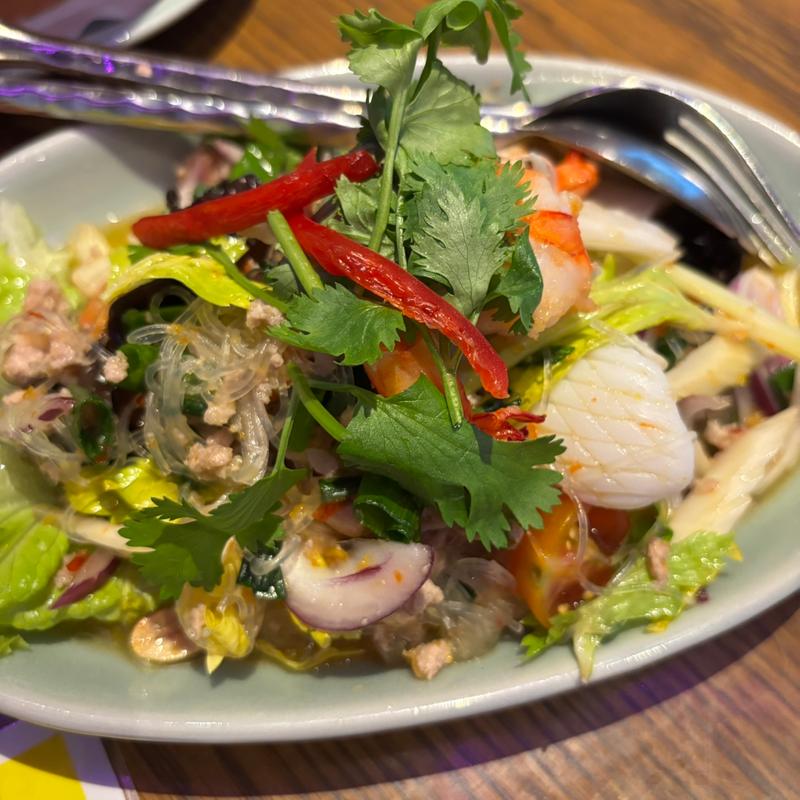 ぷりぷりエビと春雨のヘルシーサラダ(オールドタイランド 市ヶ谷店)