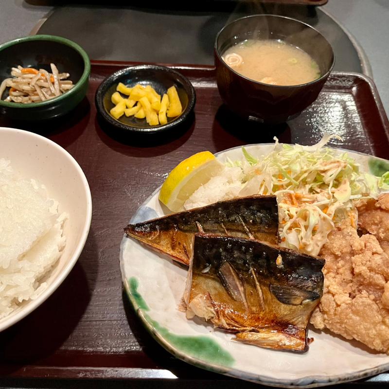 鯖の塩焼きと若鶏の唐揚げ定食(大衆居食家しょうき 春日店)