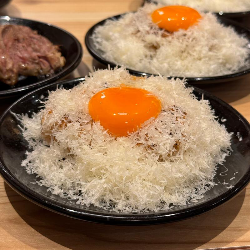 地鶏卵黄と雪チーズの焼おにぎり(酒場ブラジル 名駅4丁目店)