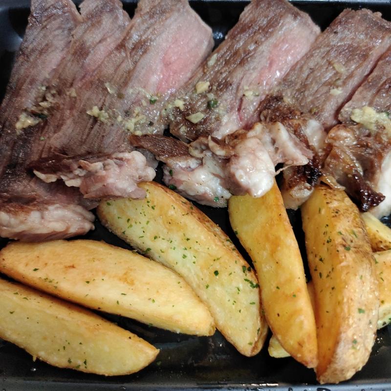 特製ビーフステーキ ガーリックバター（150g）(PIZZA SALVATORE CUOMO 代官山)