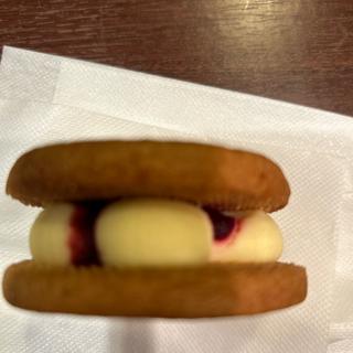 バターサンドいちご