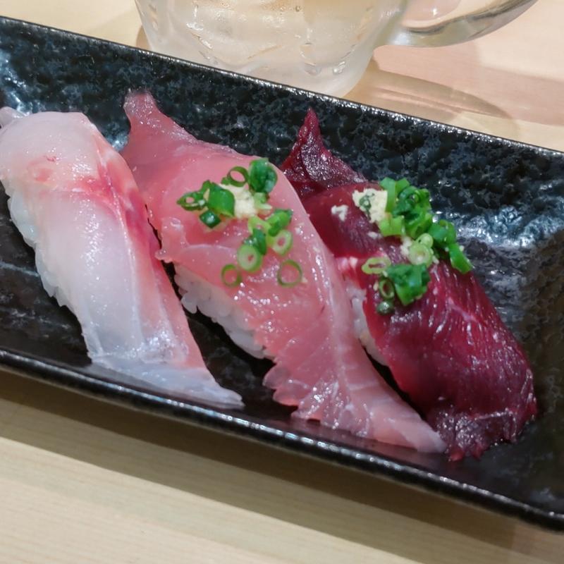 店長の三種盛(いさき・初かつお・くじら)(神奈川回転寿司 二代目ぐるめ亭 港南台バーズ店)