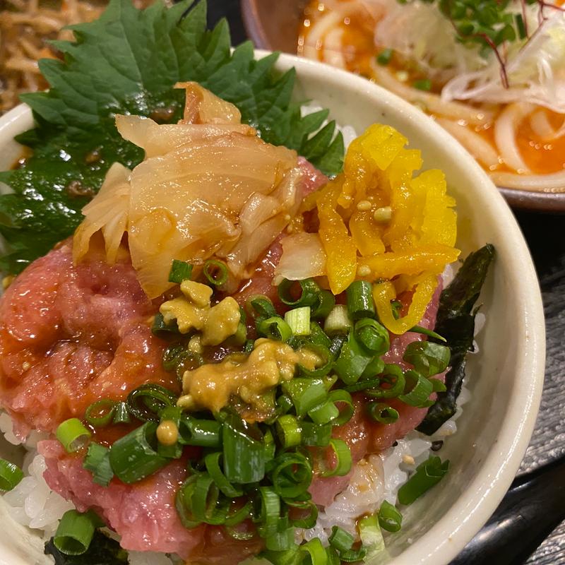 ねぎとろ丼と坦々うどんセット定食(居さかな屋 みよし （いさかなや みよし）)