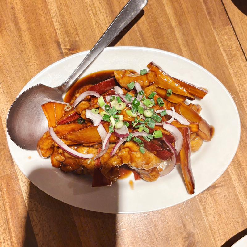 三元豚ロースとサツマ芋黒酢スブタ(中華そばと酒 彩華)