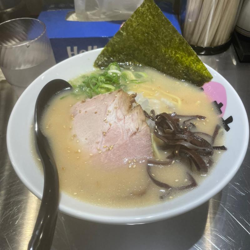 豚骨ラーメン白(豚骨らーめん ぶたきち 本厚木店)