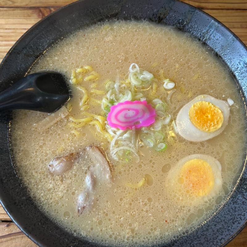 とんこつラーメン(ラーメンさんぱち 名護店 )