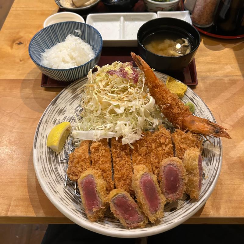 牛かつと熟ロースかつ定食(小エビフライ追加)(熟かつ亭 )