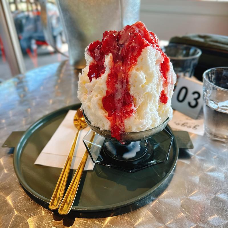 チーズいちごみるく　かき氷(gogoカフェ 五條市 ランチ)