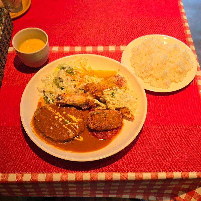 デラックスランチ(洋食ビストロAWANO)