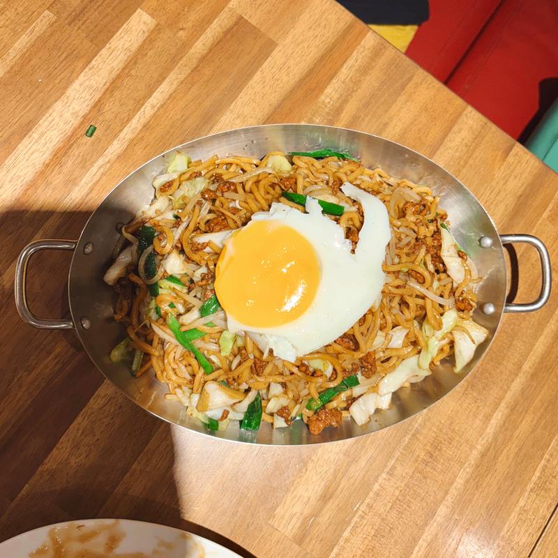 自家製麺ソースヤキソバ(中華そばと酒 彩華)