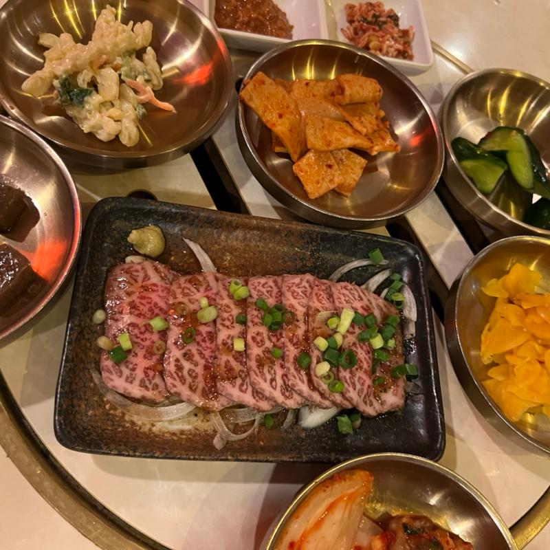 和牛ローストビーフ、韓国惣菜(李さんの台所)