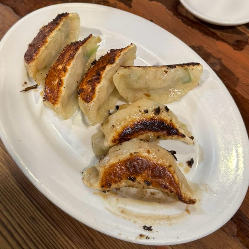 ギョーザ(かおたんラーメン えんとつ屋 南青山店)