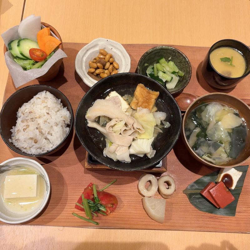 40品目近江野菜の体に嬉しい美活健康ランチ(花殿 ka-den / 花様 ka-you 天王寺ミオ店)