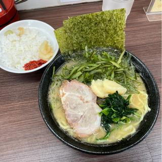 茎わかめラーメン、ライス(川崎家 榎町店)