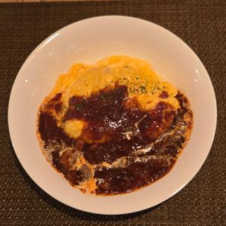 オムライスランチ 牛すじ入りデミグラスソース