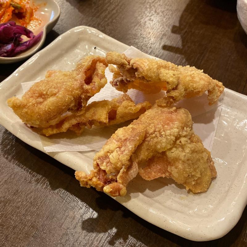 鶏皮唐揚げ(炭火やきとり 夏侯惇)