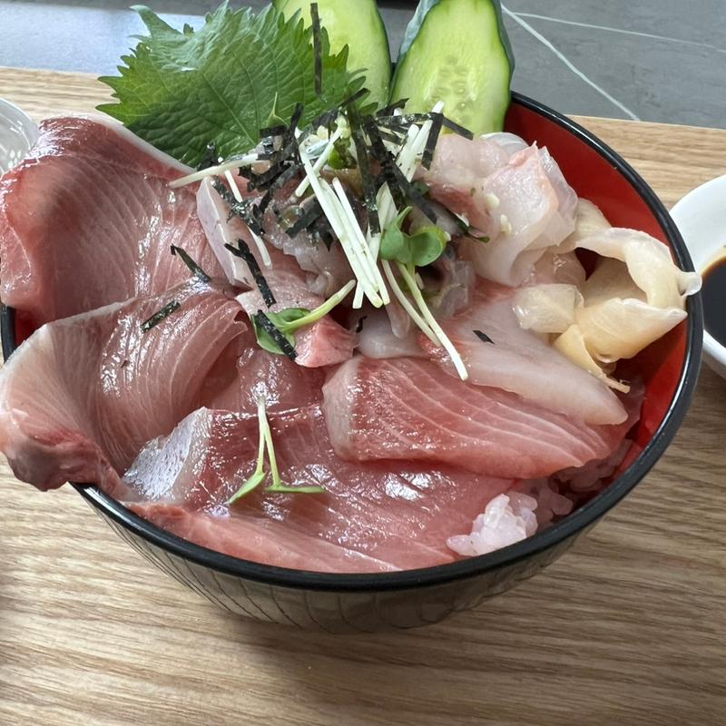 海鮮丼(おうちごはん ひろちゃん食堂)