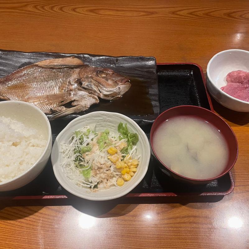 連子鯛煮付け・メバチの刺身(秋葉原漁港 快海 （あきはばらぎょこう かいかい）)