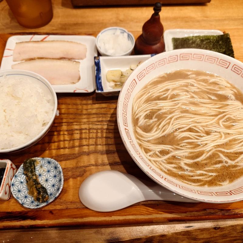 (炭火焼濃厚中華そば 大覇道)