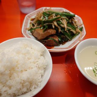 レバニラ定食