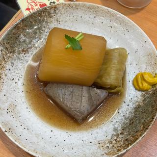 おでん(大根、ロールキャベツ、こんにゃく)