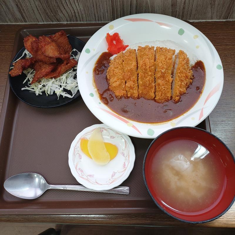 カツカレー(メフレ市場食堂)