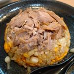鷹の目ほぐし豚のチャーハン