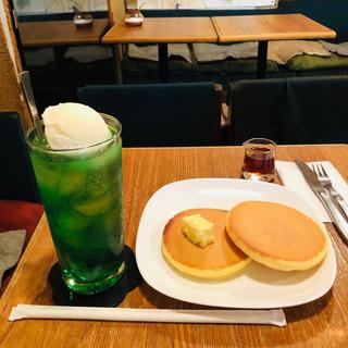 パンケーキ クリームソーダ