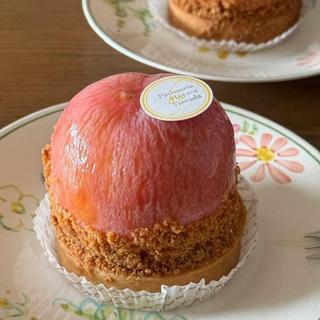 丸ごと桃のタルト