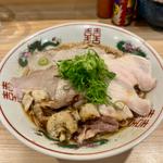 鶏もつ背脂醤油らーめん