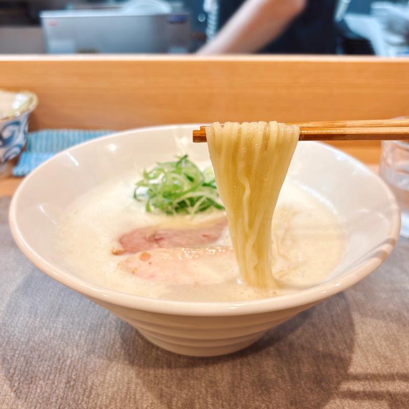 泡系鶏白湯SOBA(中華SOBA惠ばら)