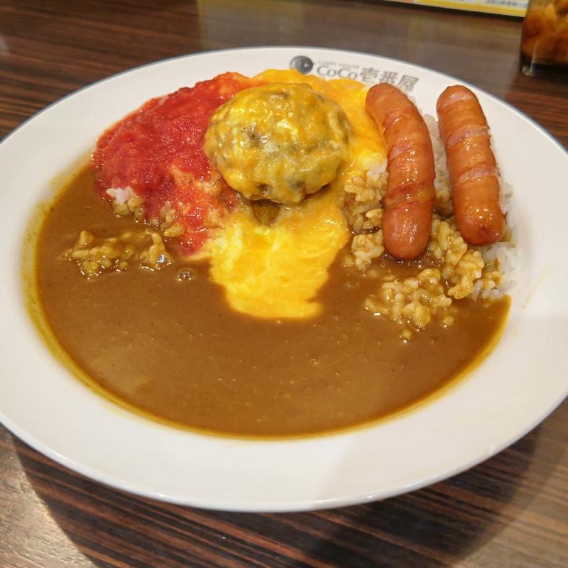 チーズ✕チーズinハンバーグ＋カットトマト＋ソーセージ(CoCo壱番屋 JR石川町駅南口店)