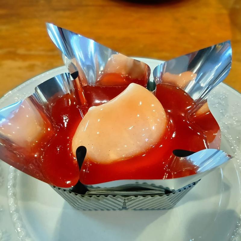 バラの実のブランマンジェ(Daniel ダニエル 本店)