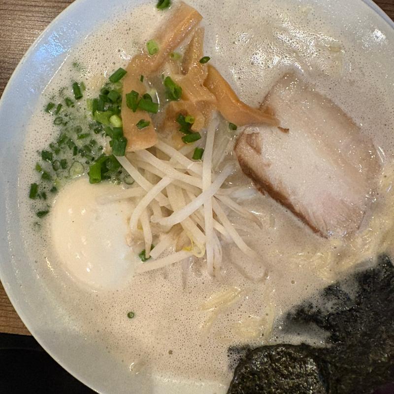 半熟卵ラーメン(串カツ民屋 代々木上原店)