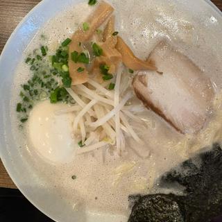 半熟卵ラーメン(串カツ民屋 代々木上原店)