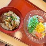 蒸し鶏の盛岡冷麺とコチジャン焼肉丼
