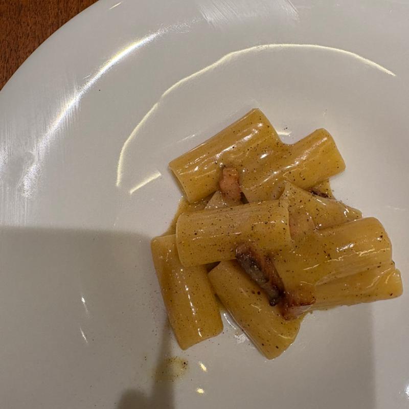 リガトーニ 石巻三浦さんの卵のローマ風カルボナー ラ(Osteria Tre Pazzi)