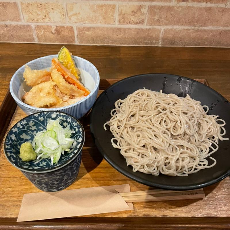 ひたち秋そばととり天丼(十割そば 東京 バッソ)