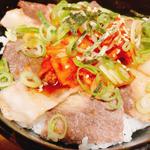 牛コウネ炙り丼（キムチ）