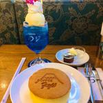 ホットケーキ クリームソーダ 青