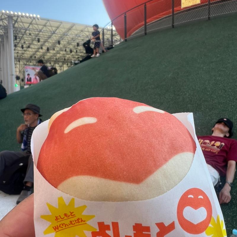 よしもとWクリームパン(よしもと waraii myraii館フードトラック)